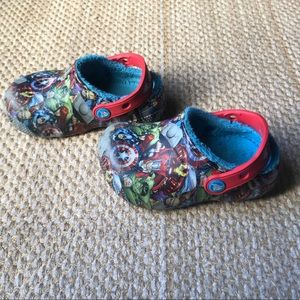Avenger Lined Crocs Toddler Size 7